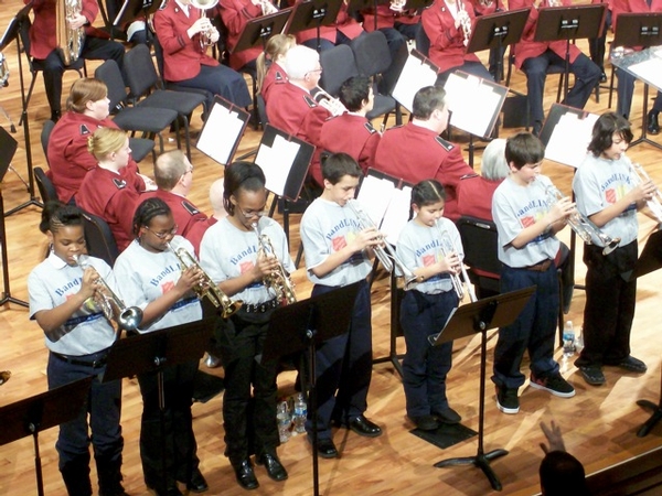 Bandlink Students Performing